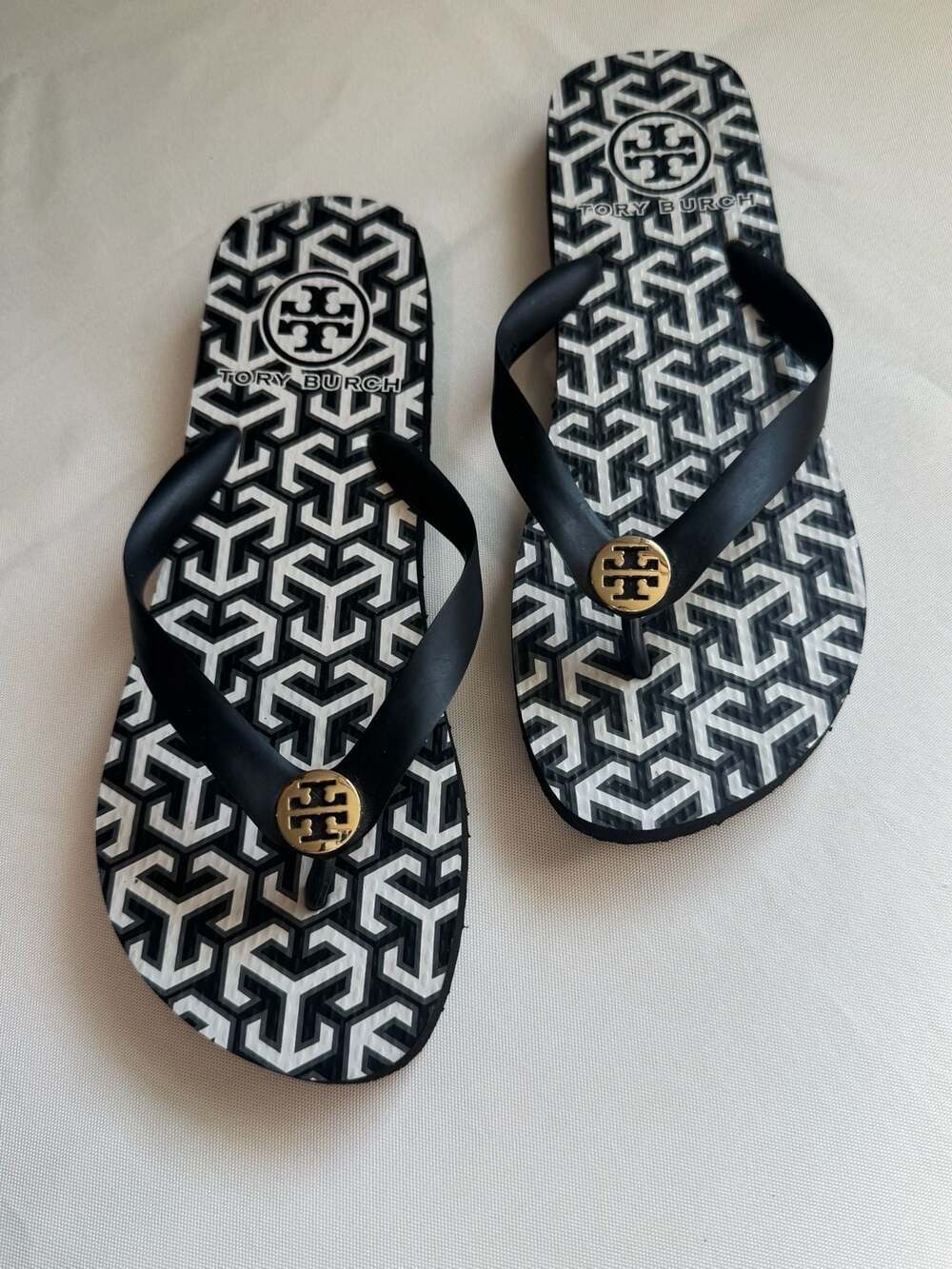 Tory Burch Geometric Logo Flip Flops Black White Resort Beach Sandals Size 8